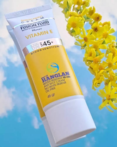 ضد آفتاب فیوژن فلویید بی رنگ فاقد چربی هانگلن SPF45 حجم 45 گرم